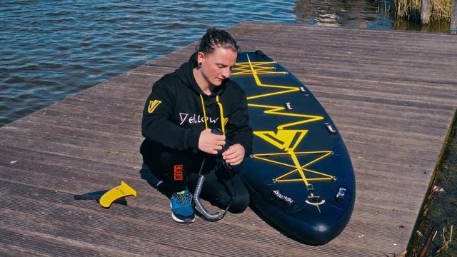 Inflate your Sup board, installing leash and fins - HOW-TO YellowV Instructions смотреть онлайн