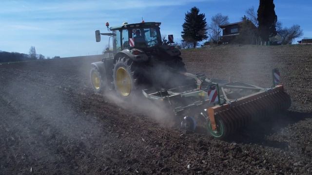 Grubbern mit John Deere 6215r und Amazone Cenius 3002 смотреть онлайн