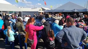 Рынок по продаже секонд-хэнда в Ждановичах и дальше рынок Поле чудес