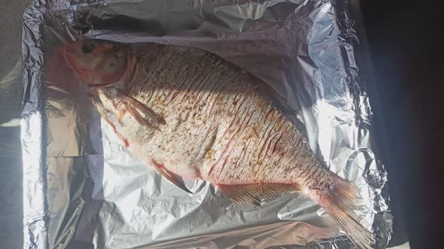 Лещь запечённый в духовке целиком смотреть онлайн