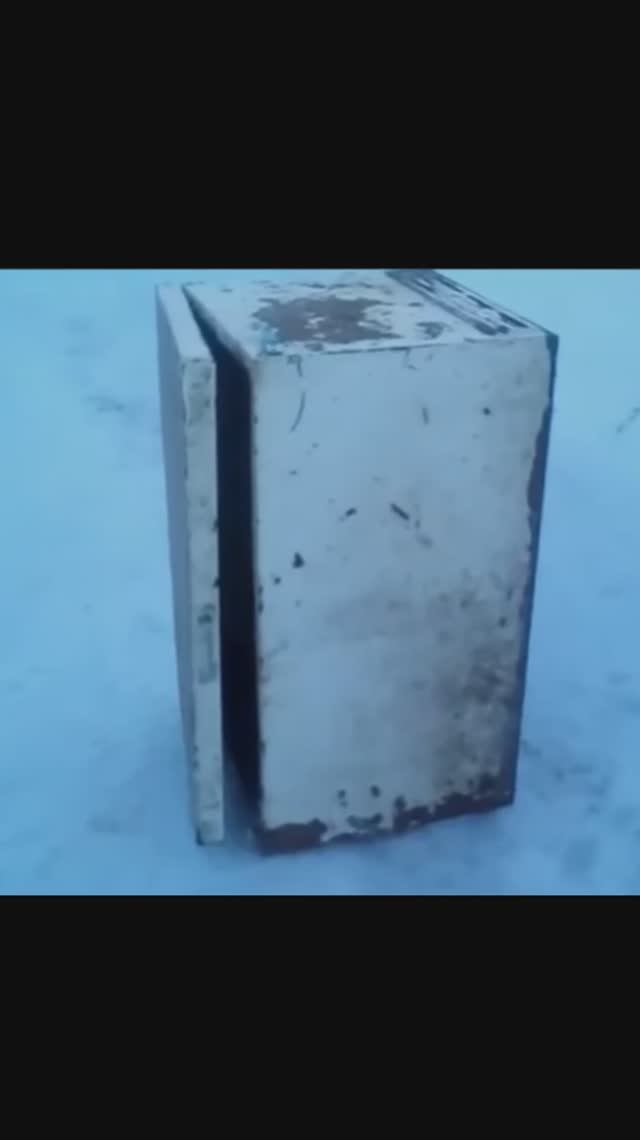 Ларь для зерна и комбикорма из старого холодильника