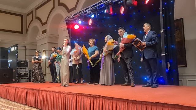 Девушка сидя в декретном отпуске сделала бизнес онлайн. смотреть онлайн