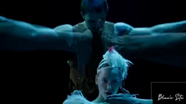 Carol of the Bells Orchestra | Black Swan смотреть онлайн