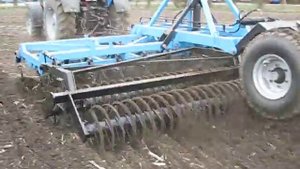 Культиватор сплошной обработки КСО - 5 под МТЗ - 1025. Выравнивание после чизельной обработки почвы