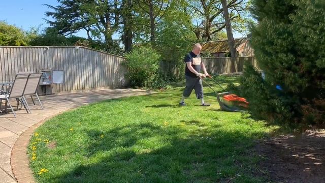 How to mow the lawn in 20 seconds смотреть онлайн