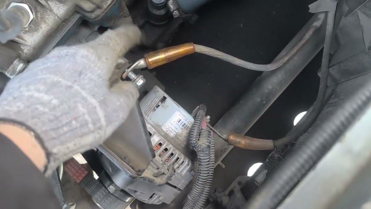 Как закрутить болт кронштейна генератора на ваз 2112 смотреть онлайн