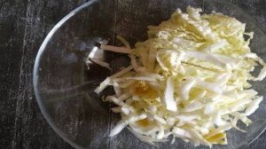 Салат овощной с редисом и кукурузой