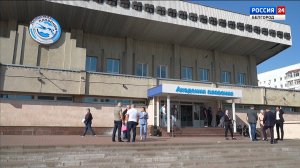 Вячеслав Гладков посетил "Академию плавания" в Старом Осколе