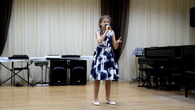 Зыкова Камила. 12 лет. ДМШ 1 г. Кропоткин. Муз. А.Ермолова сл. М.Загота Звезда.