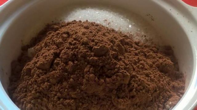 Шоколадно-малиновый кекс в микроволновке
