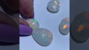 Камни опалы