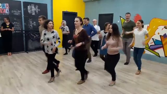 Уроки сальсы в Минске. Footwork Mambo. СашаИра смотреть онлайн