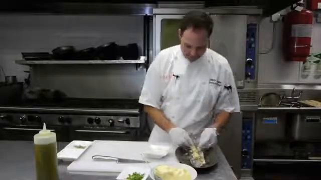 Baked Sea Bass With Garlic & Butter смотреть онлайн