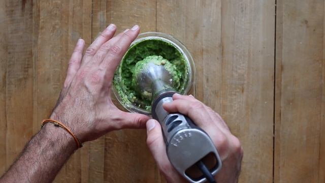 Receta de la autentica Salsa de Pesto Italiana