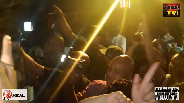 THE MAIN EVENT - SINSAY & MR GAT PERFORM смотреть онлайн