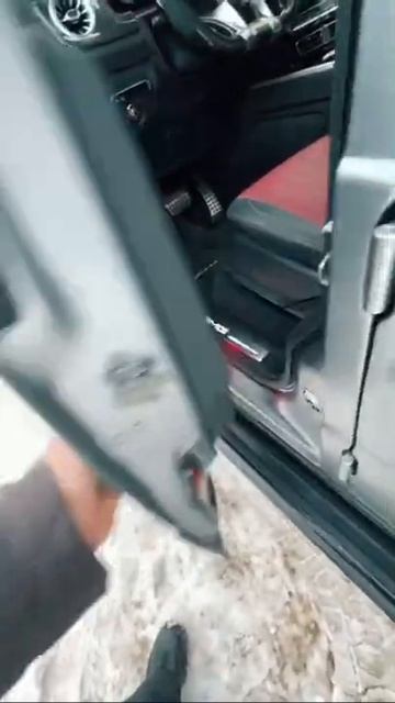 Гелику нужны доводчики? Или это его фишка 🤨 смотреть онлайн