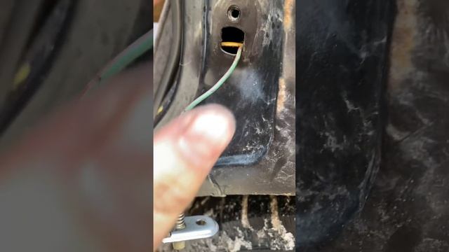 ￼ Сигнализация Tomahawk 9010 показывает на пульте открытый замок одно из решений смотреть онлайн