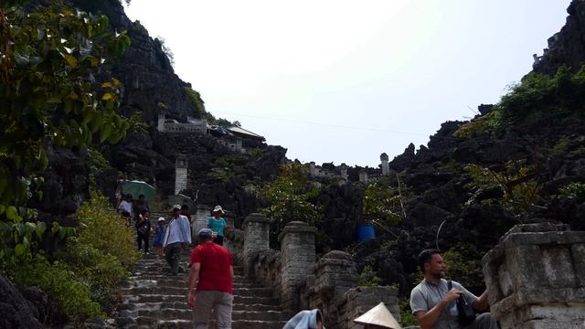 Ninh Binh - Vietnam's Hidden Gem смотреть онлайн
