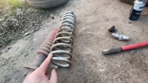 Установка верхних опор заднего амортизатора.