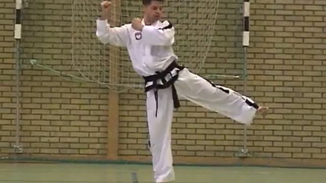 По Ун видео тхэквондо туль на Черный пояс 1 Дан, хьенг 36 движений, комплекс Po-Eun Tul спорт Sport
