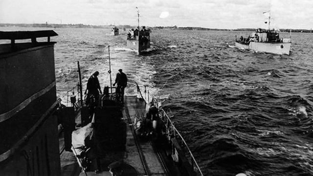 БЕСКОЗЫРКИ. Муз. Михаила Лихачёва. Ст. Леонида Хаустова). Исп. Засл. арт. России Анатолий  Тукиш