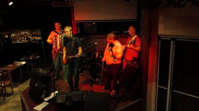 Askатели приключений day off смотреть онлайн