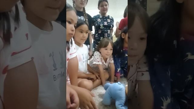 "Пижамная вечеринка" смотреть онлайн