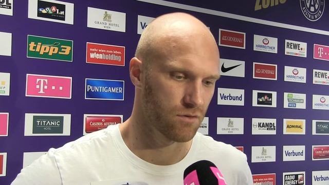 Austria-Torhüter Robert Almer im Interview vor dem Spiel bei Spartak Trnava смотреть онлайн
