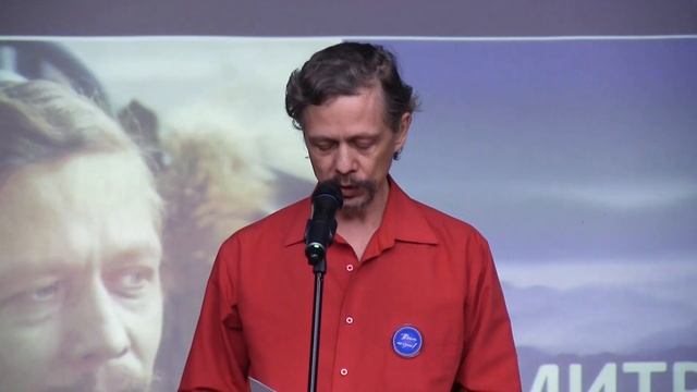 Поэт Дмитрий Коваленко (с) авторский стих: Санкт-Петербург, на фест. Всемирный День поэзии (2024г)