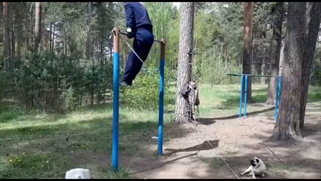 Делаю упражнение Подъем с переворотом. Определился по жизни.Победе нет другой альтернативы.