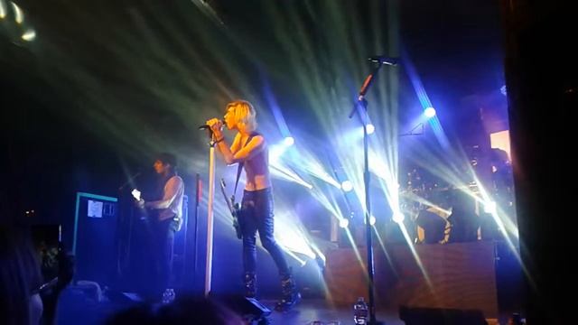 One Love-Marianas Trench смотреть онлайн