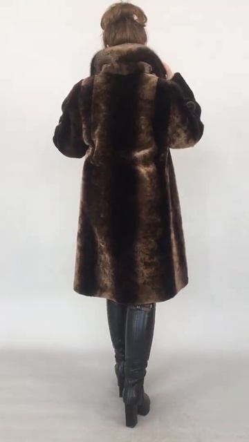 Шуба мутон 9500 ₽ в отличном состоянии р.50-52 /10894/ смотреть онлайн