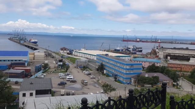 Корсаков. Вид на порт. смотреть онлайн