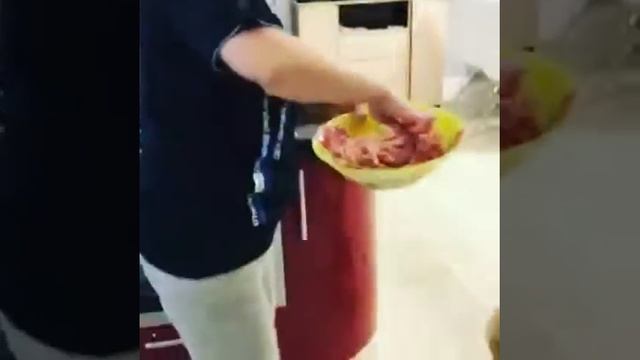 Котлетки из кабачка с куриным фаршем смотреть онлайн