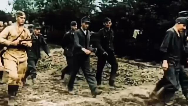 Сдача немецких войск в плен.
Апрель-май 1945 года.
#ВОВ #великаяотечественнаявойна
#помним
#гордимся
