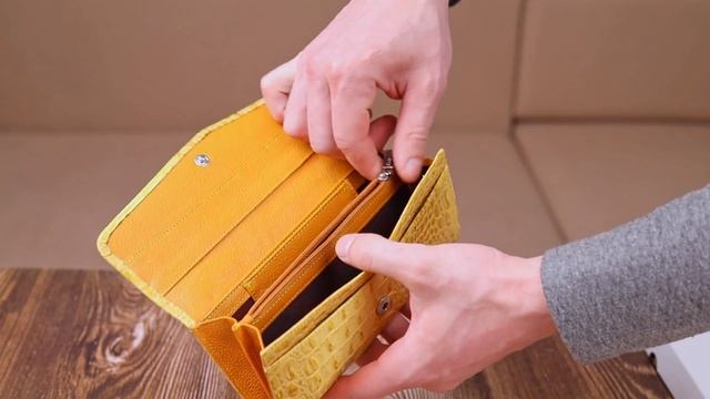 Обзор кожаного женского кошелька KARYA 21108