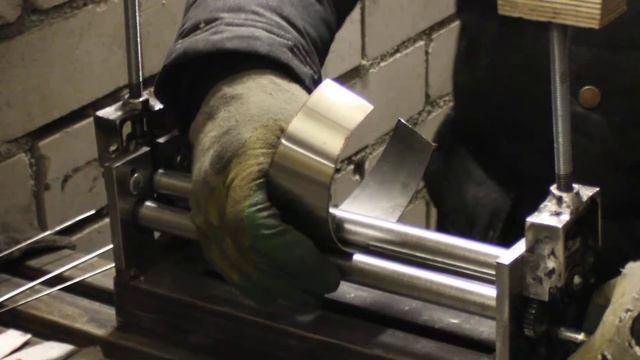 Шлифанули торцы, начинаем гнуть смотреть онлайн