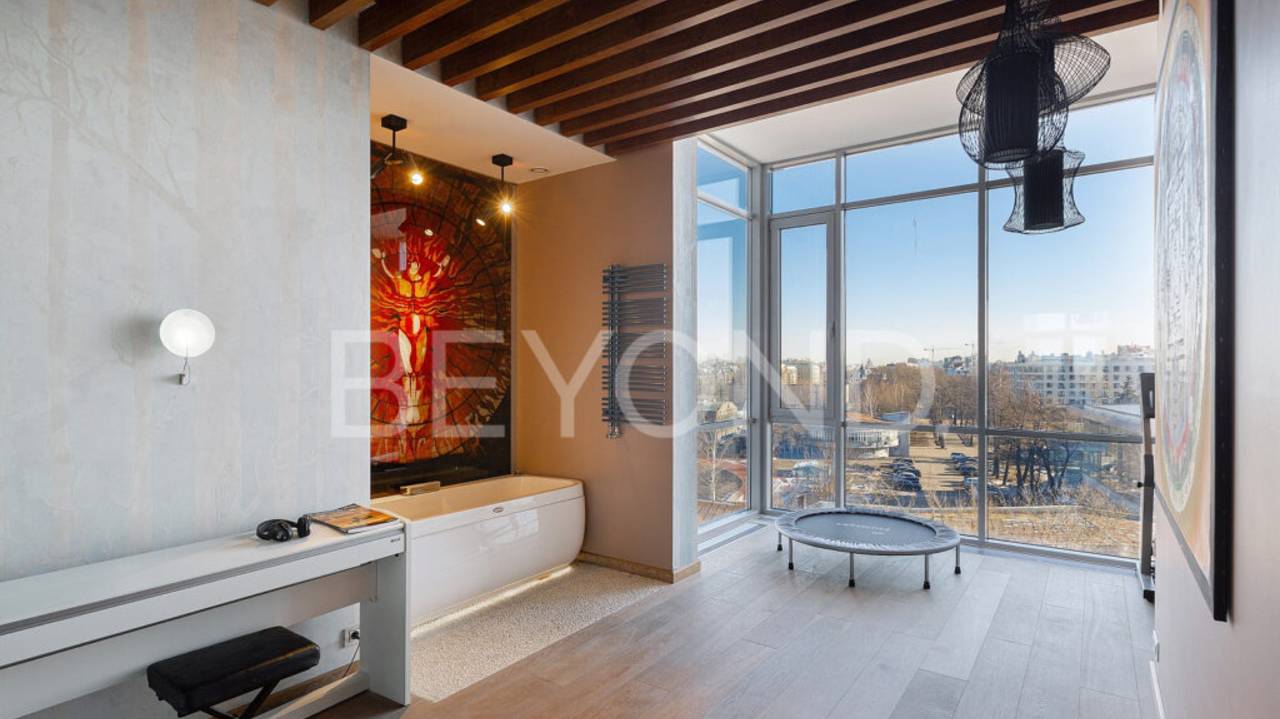 «Фаворит» - дом в парке, как место силы смотреть онлайн