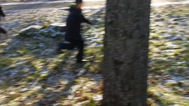 Играют мальчики. Футбол. смотреть онлайн