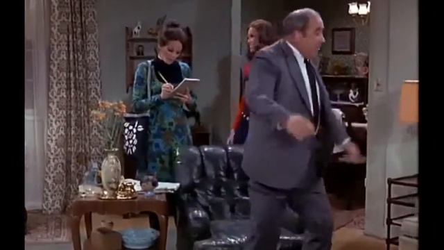 The Mary Tyler Moore Show S2E14 Ted Over Heels (December 18, 1971) смотреть онлайн