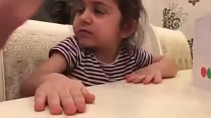 Девочка не хочет учится