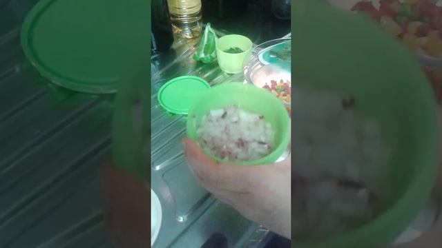 Mexilhões com vinagrete de pimentos, salsa e coentros смотреть онлайн