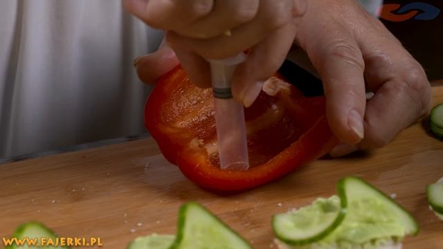 Ogórkowe zawijasy, skyr z figami oraz koreczki z serem, ogórkiem i pomidorem смотреть онлайн