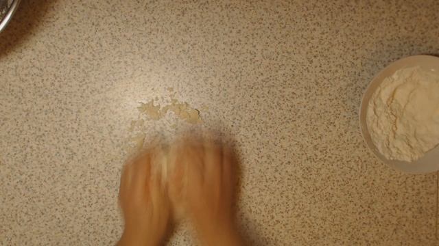 Przygotowanie Ciasta na Pierogi z Jajkiem смотреть онлайн