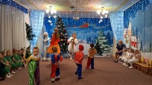 Танец Петрушек младшая группа