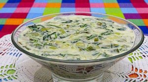 Шпинат с зелёным чесноком и сметаной