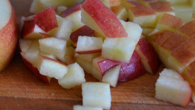 Салат из перловой крупы со свеклой и яблоком