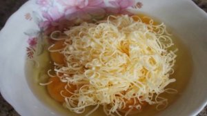 Омлет с сыром и зеленью