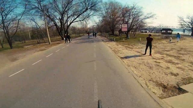 Карантин та Трухановому острові, самоізоляція в натовпі шашличників