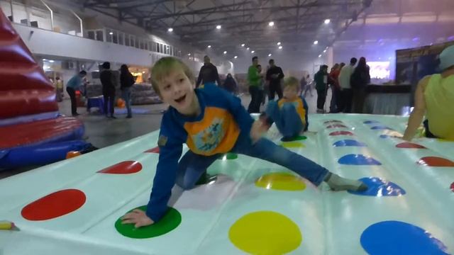 Фестиваль Развлечений! САМЫЕ КРУТЫЕ АТТРАКЦИОНЫ! Festival Entertainment смотреть онлайн